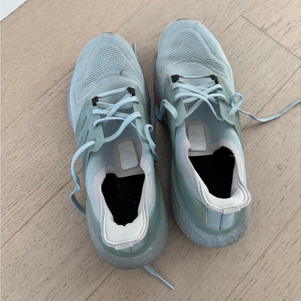 Adidas Ultra Boost 22 Sneakers